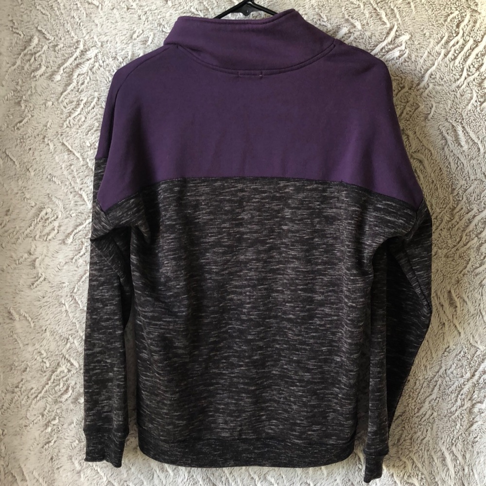 Woman’s quarter zip - Picture 6 of 6